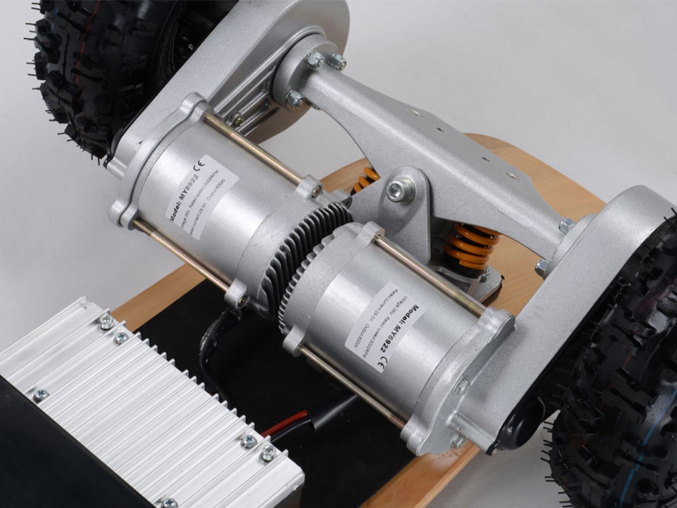 MotoTec | 1600w Dirt Electric Skateboard Dual Motor