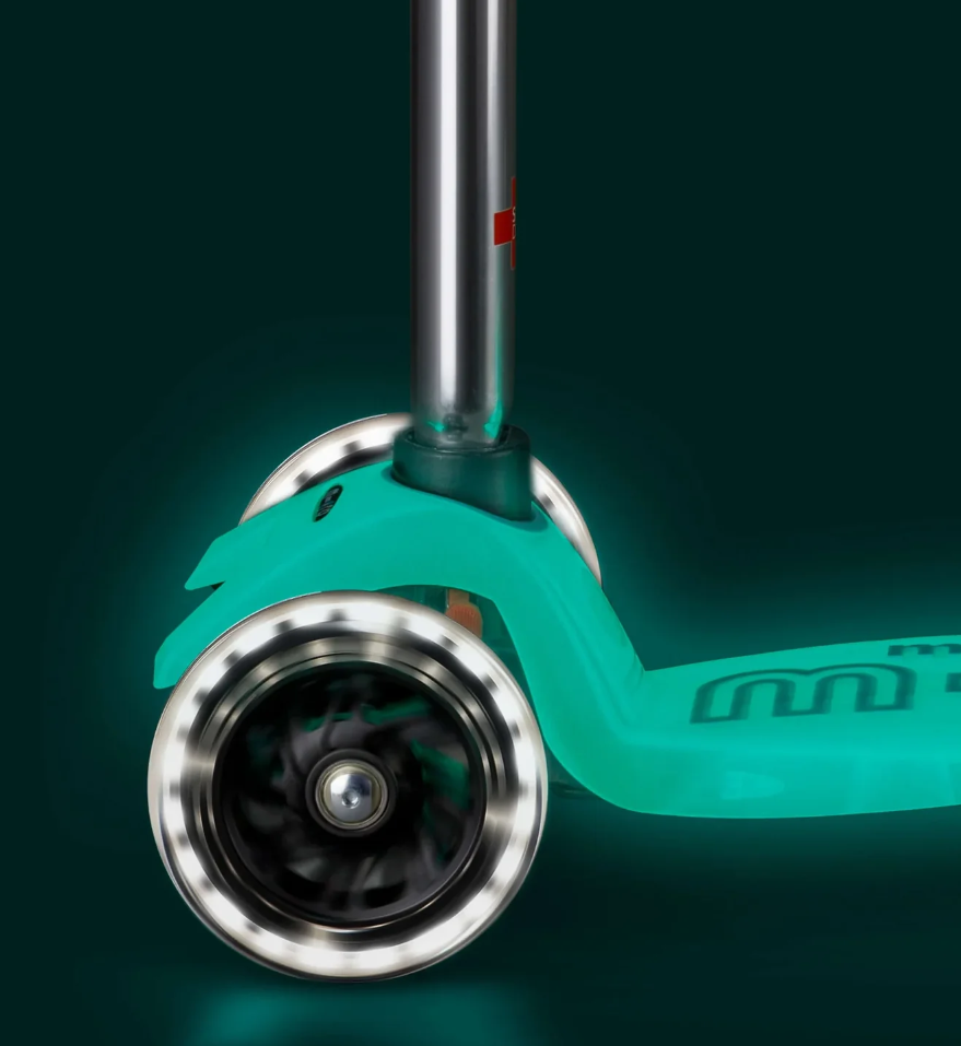 Maxi Micro Deluxe Glow LED - Jelly Green kids Age 5-12 Years
