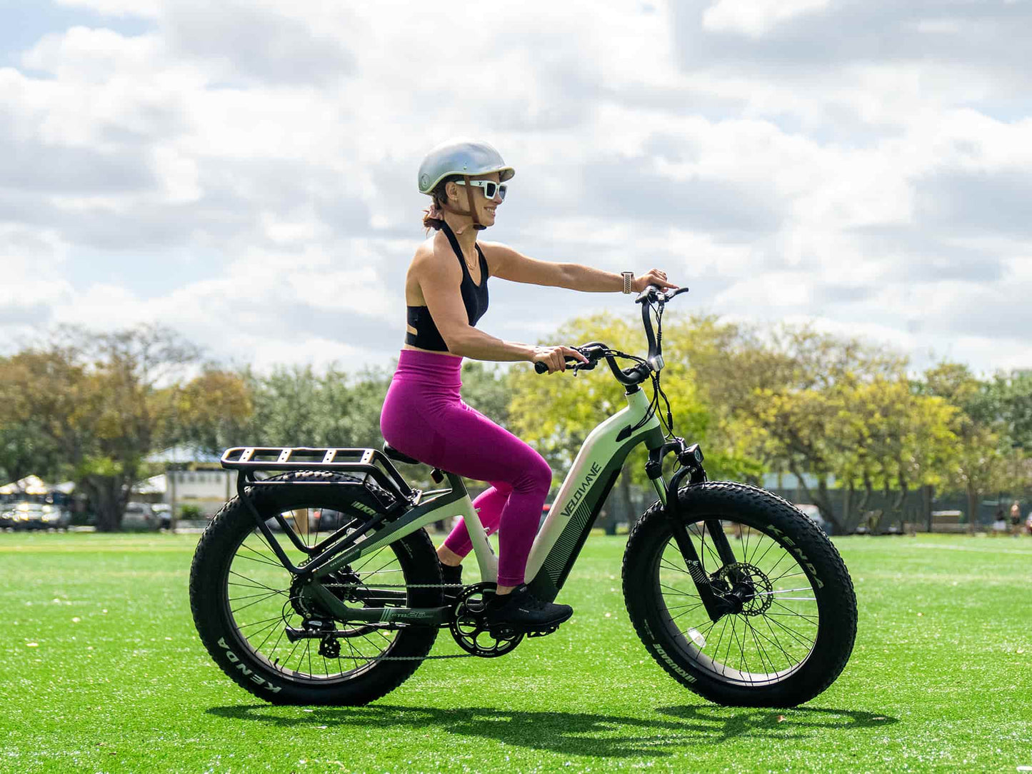 Velowave Grace 2.0 Step-Thru Electric Fat Tire Commuter E-Bike - 48V 20Ah  750W, 28MPH, Range 80 Miles, Torque Sensor, Dual Hydraulic Brakes, Hydraulic Suspension - 100% Financing Available!