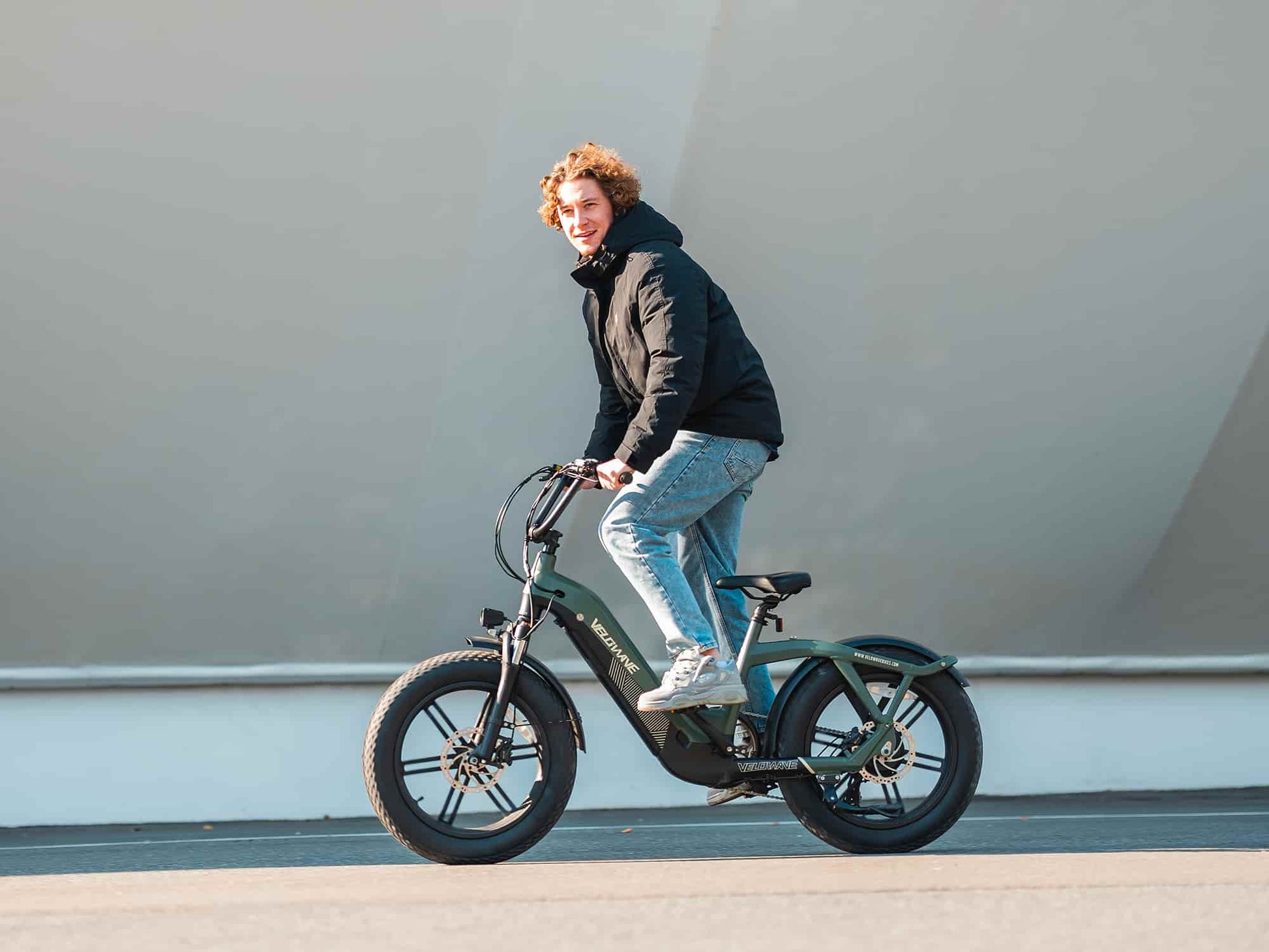 Velowave Pony Compact Step-Thru Fat Tire Electric Bike - 48V 15Ah 750W, 25 MPH, Range 40 Miles, Hydraulic Suspension, Dual Hydraulic Brakes - 100% Financing Available!