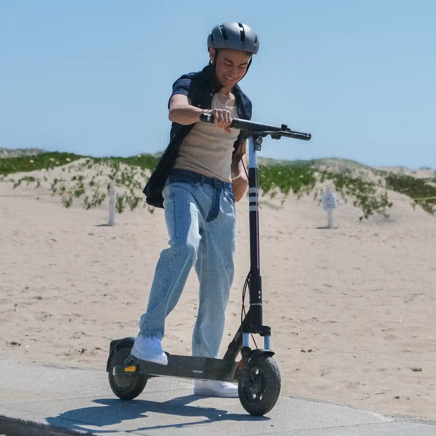 OKAI NEON Ultra ES40 E-Scooter - High-Performance City Scooter