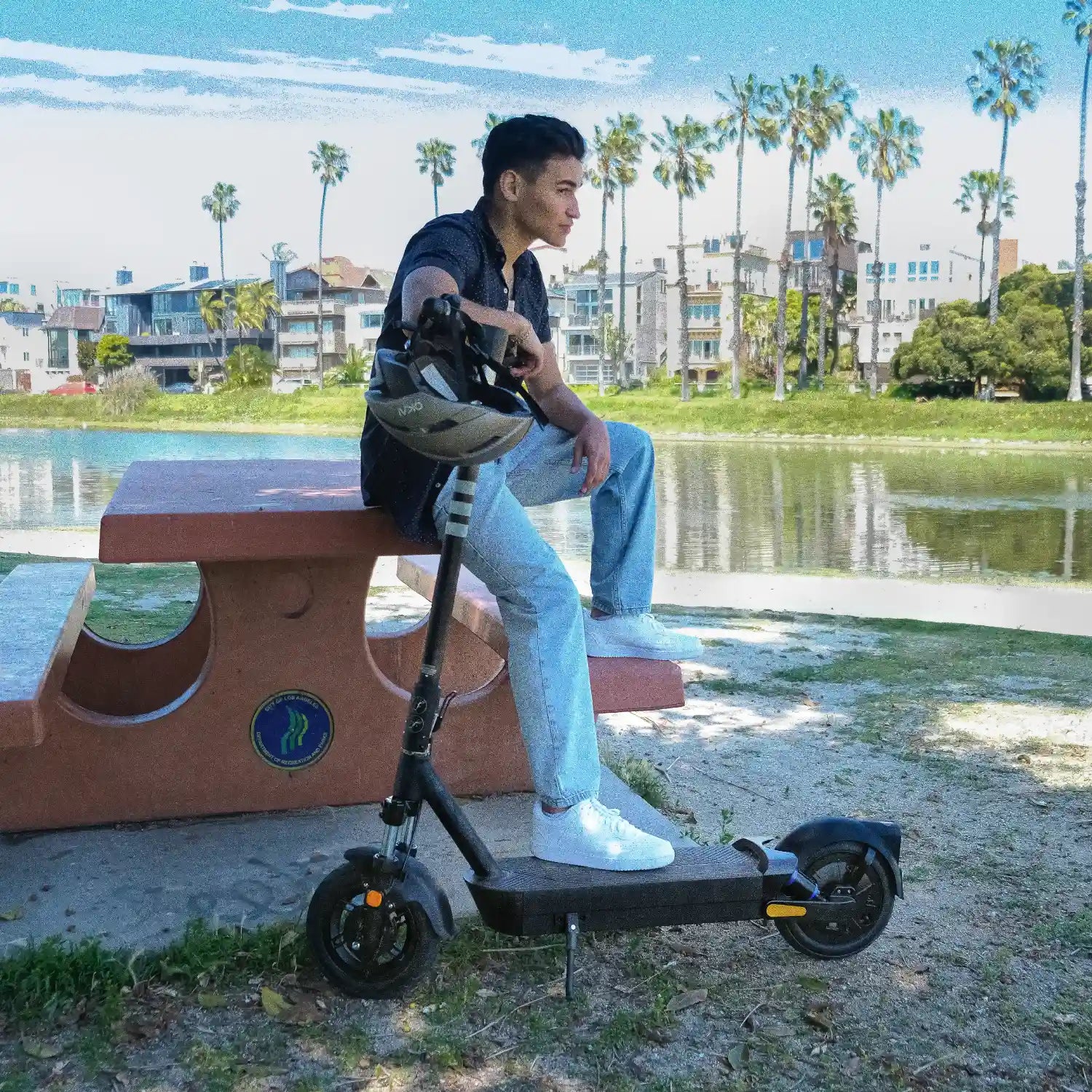 OKAI NEON Ultra ES40 E-Scooter - High-Performance City Scooter