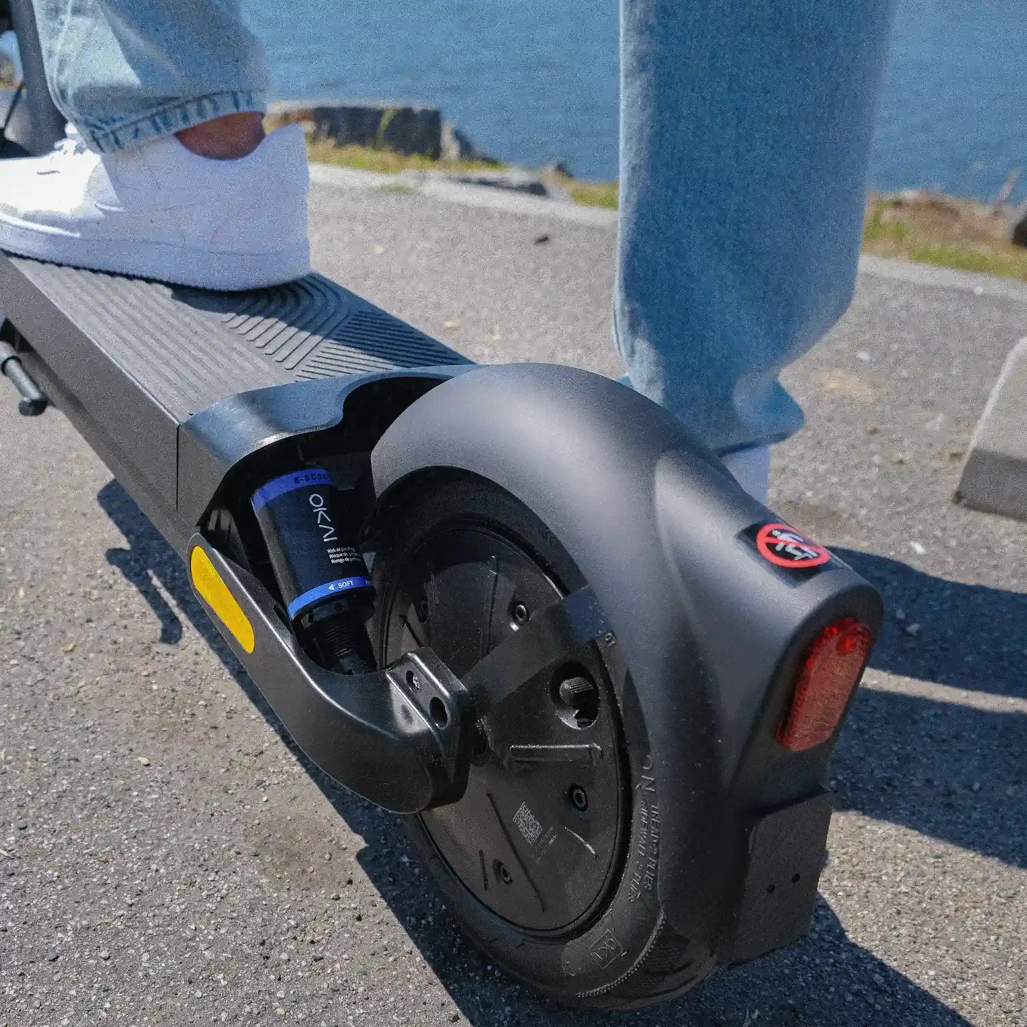OKAI NEON Ultra ES40 E-Scooter - High-Performance City Scooter