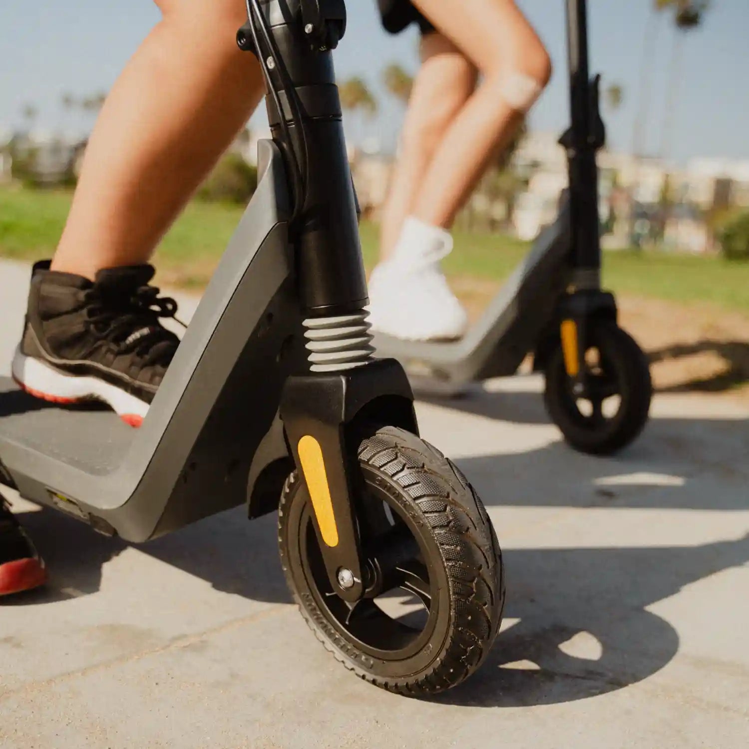 OKAI Zippy ES51 - Entry Level E-scooter Light Weight Compact Commuter